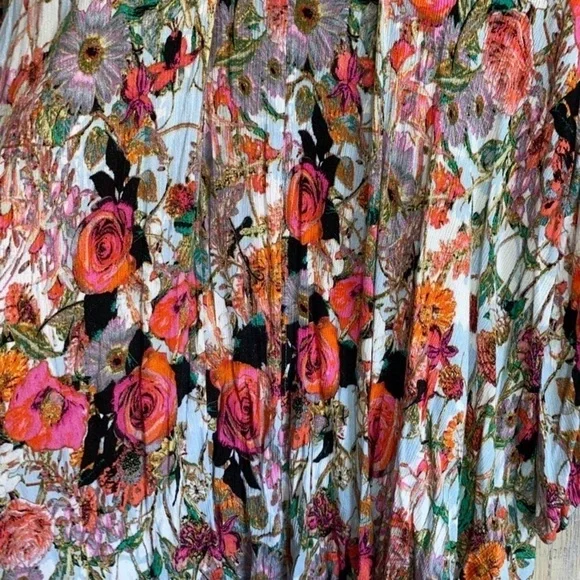 Jodifl Floral Open Neck Tunic - Picture 3 of 6